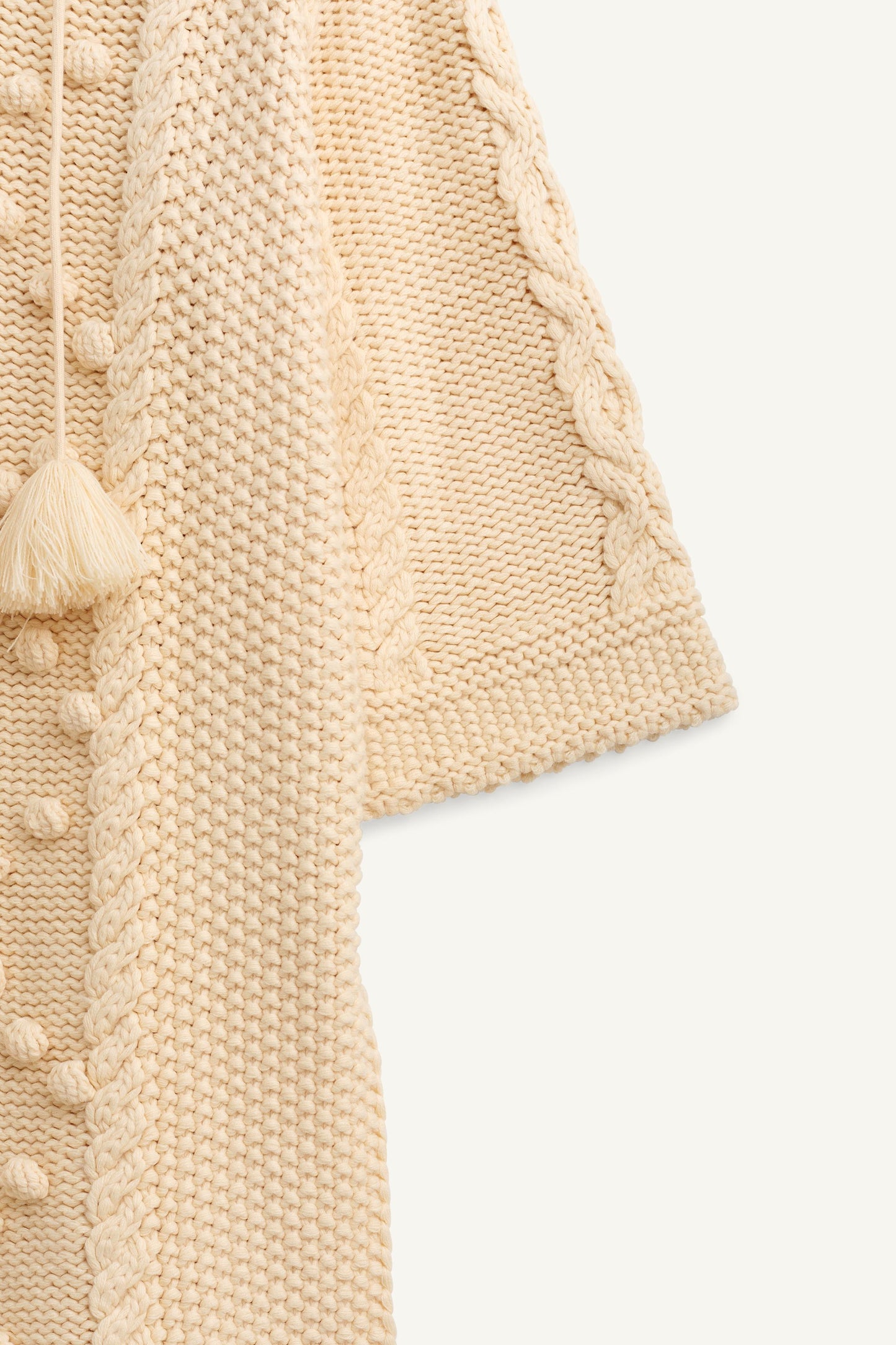Poncho En Maille À Cordons Édition Limitée