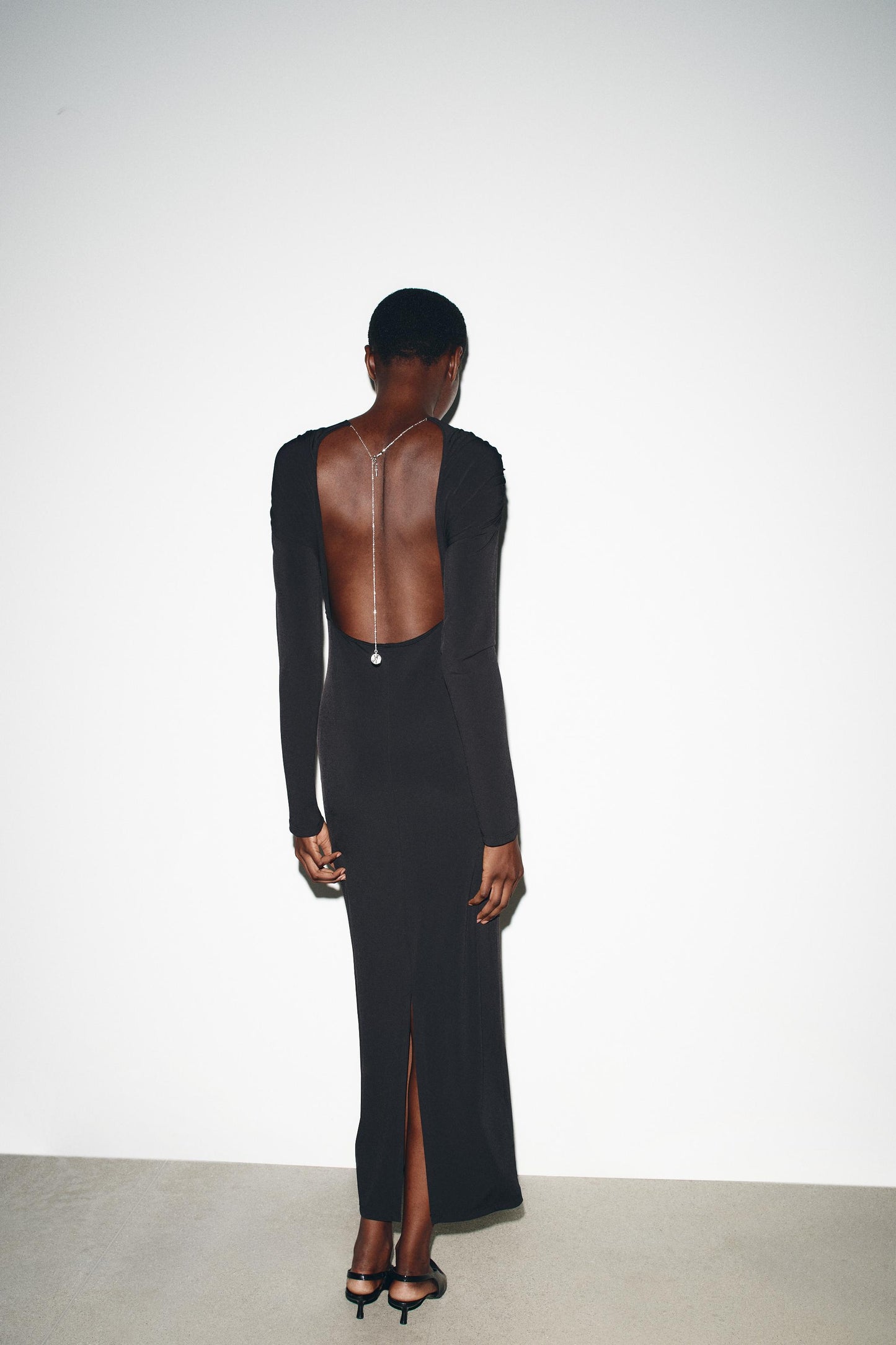 #080A0E, Noir